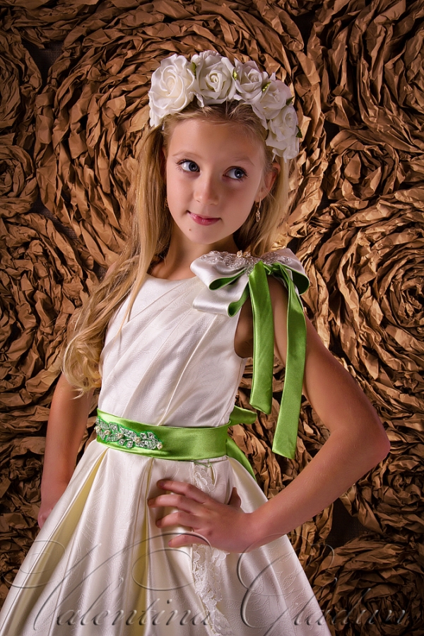 Элегантное детское платье с отделкой оливкового цвета Gloria Little